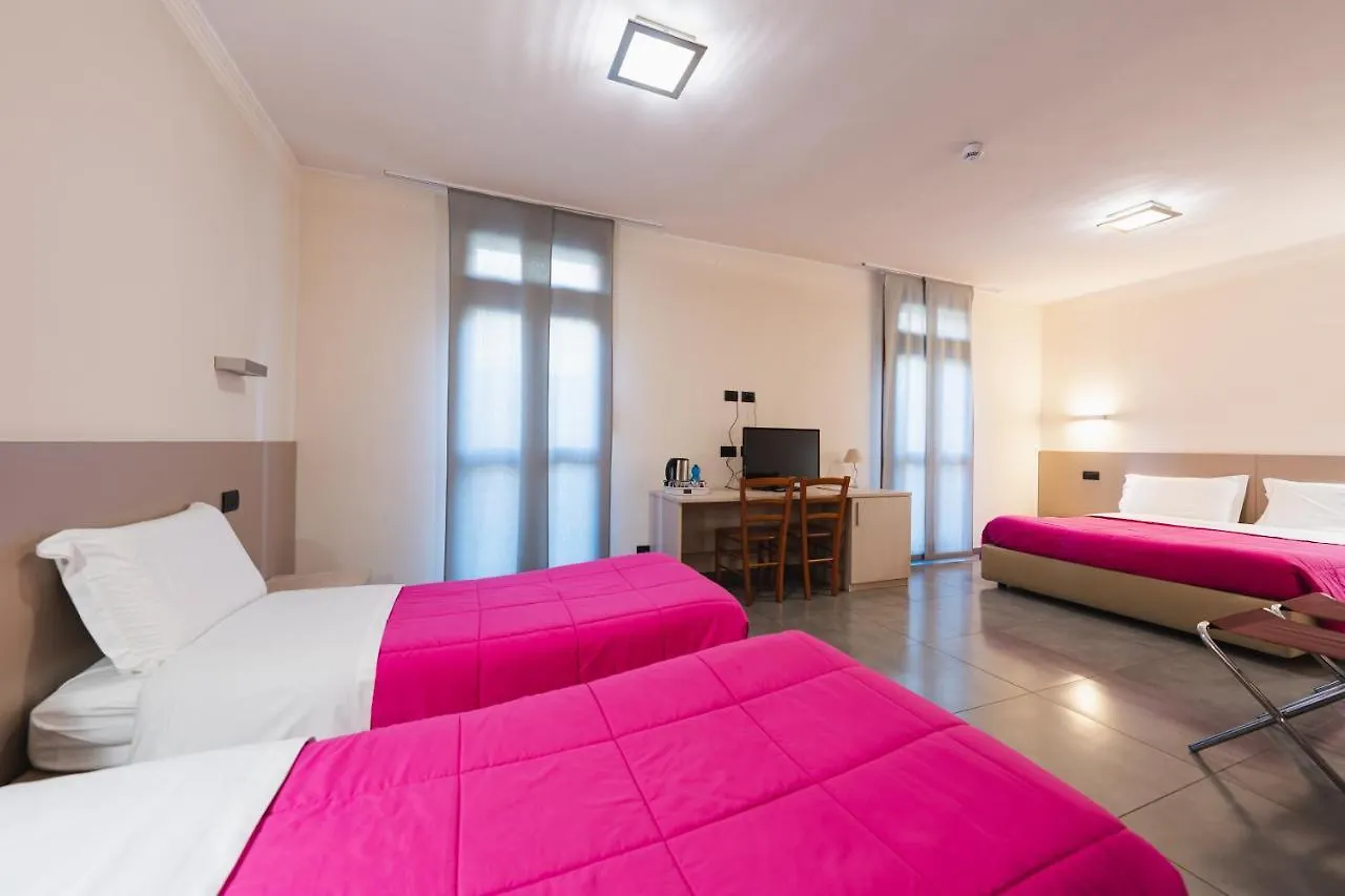 Parini Hotel