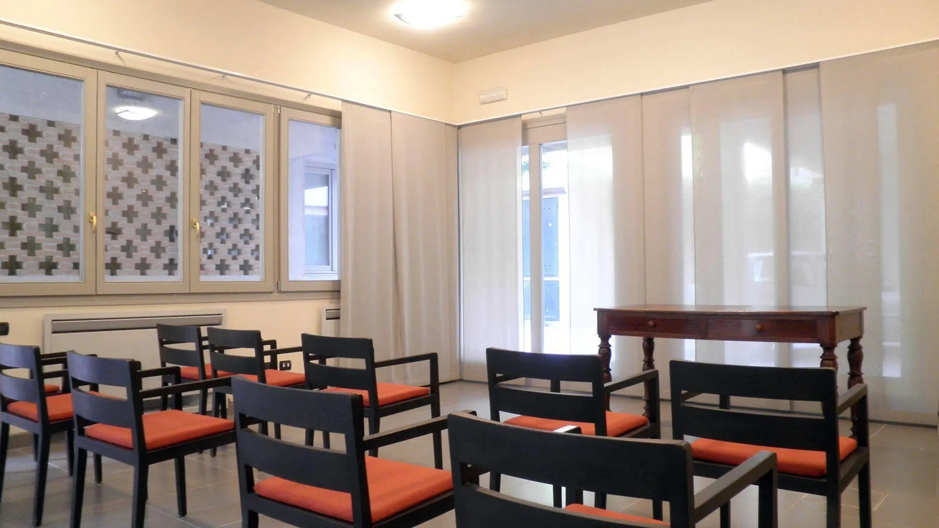 Parini Hotel