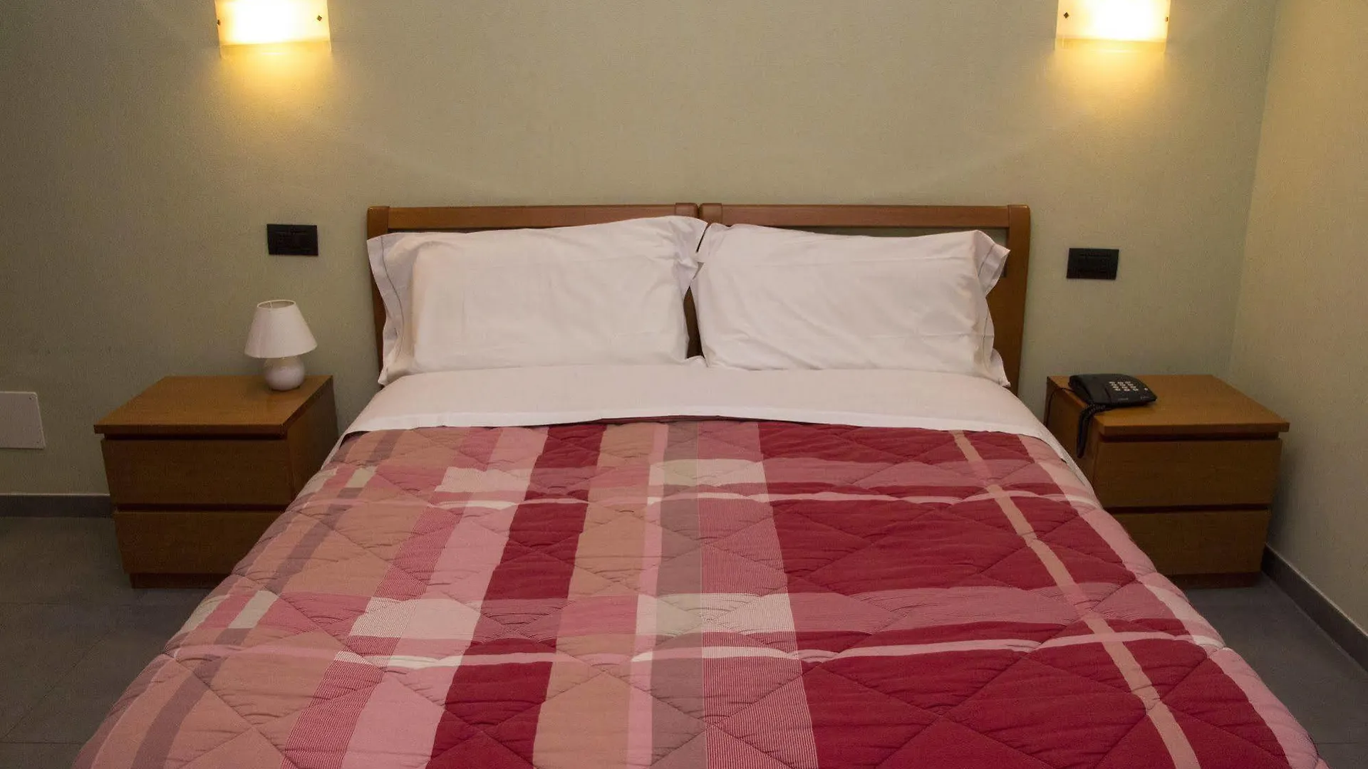 Parini Hotel